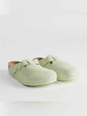Birkenstock Boston Soft Footbed Suede Clog in Faded Lime Green